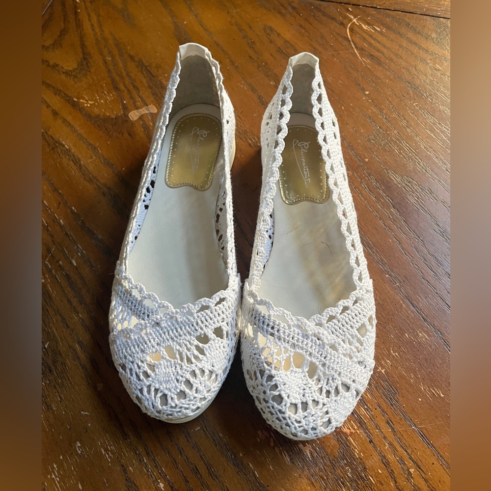PLUSPARTOUT BALLET FLATS IN WHITE Size 38 (7.5-8) NWT